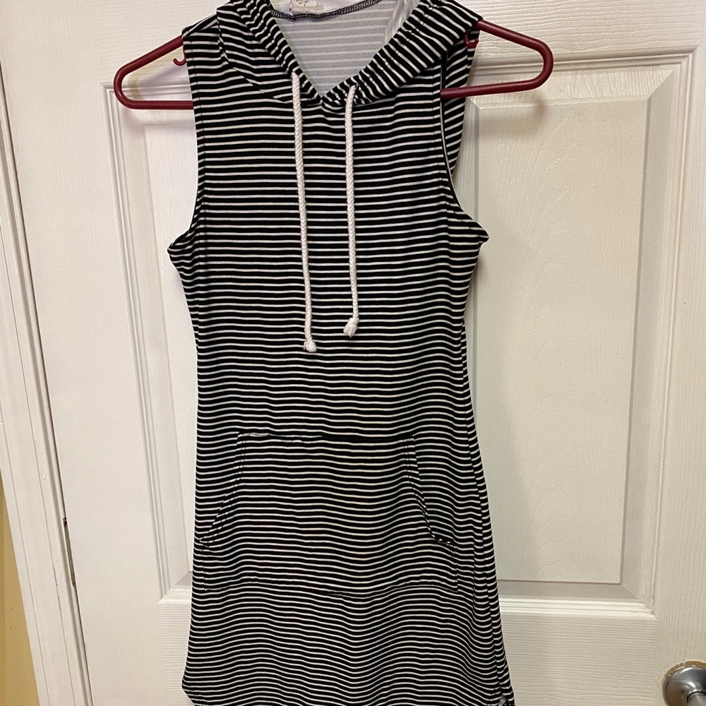 WINDSOR stripped sleeveless hooded tank dress